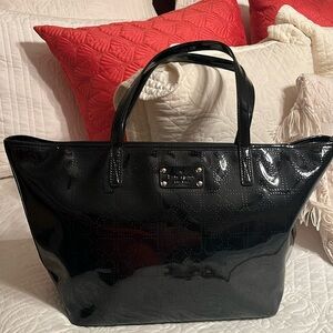 Kate Spade black patent leather heart print zippered tote